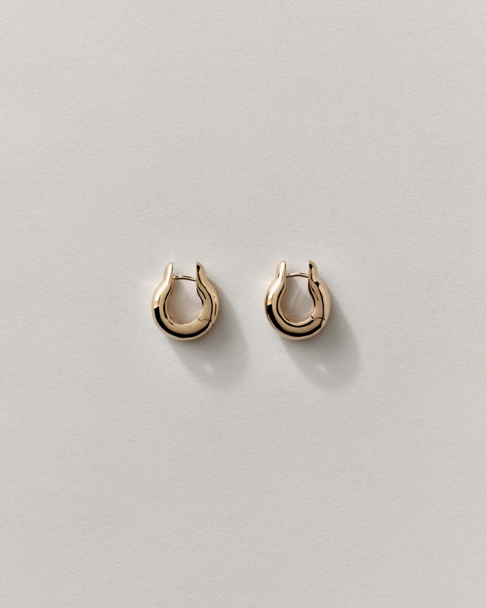 Ample Hinge Hoops, Sml – Annika Inez